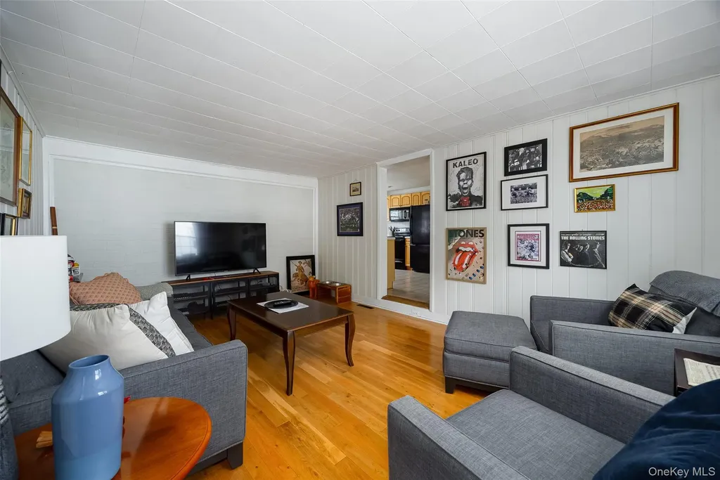 26 Crumwold Place Hyde Park NY 12538