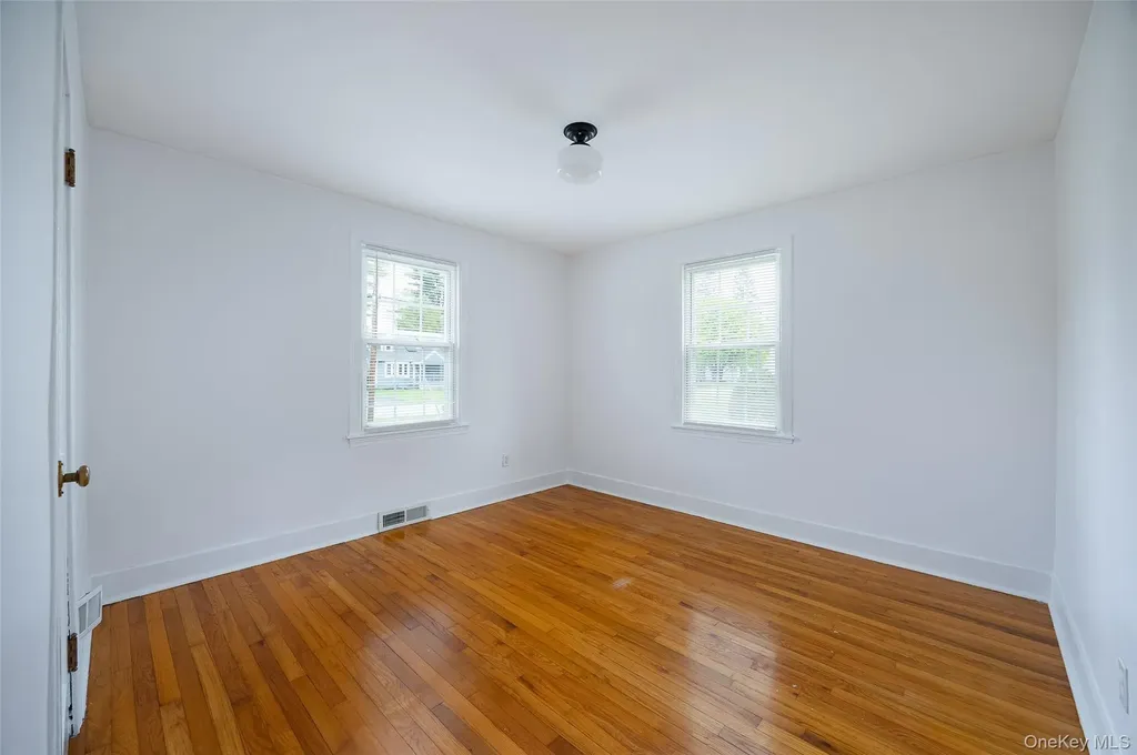 26 Crumwold Place Hyde Park NY 12538