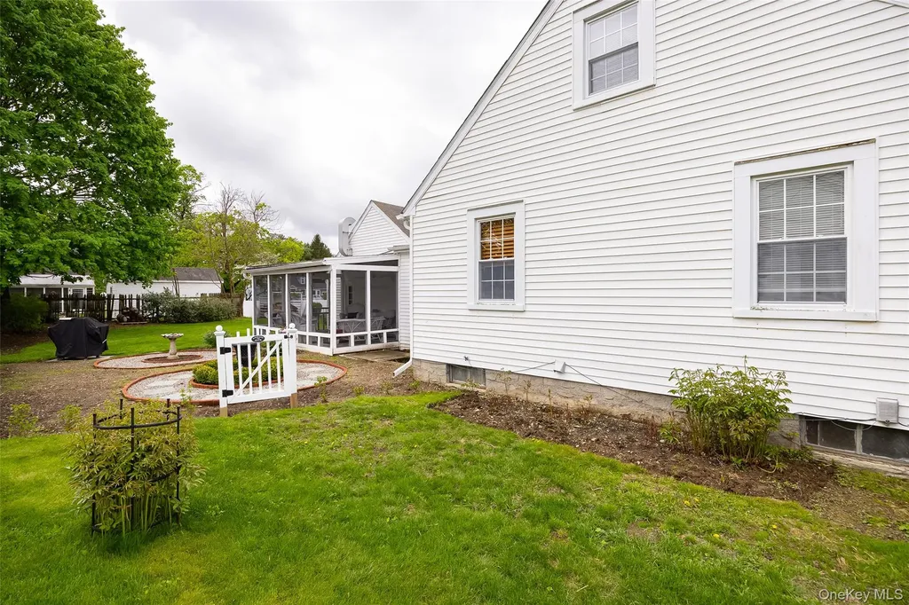 26 Crumwold Place Hyde Park NY 12538