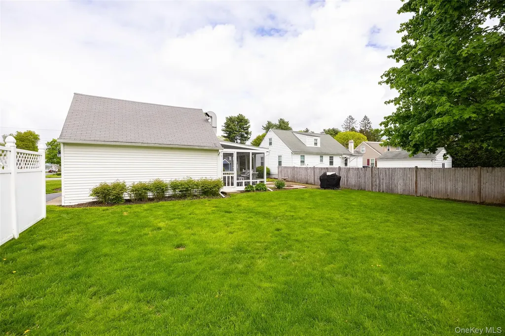26 Crumwold Place Hyde Park NY 12538