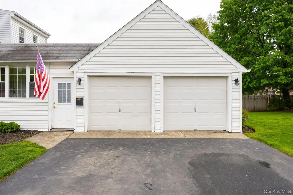 26 Crumwold Place Hyde Park NY 12538