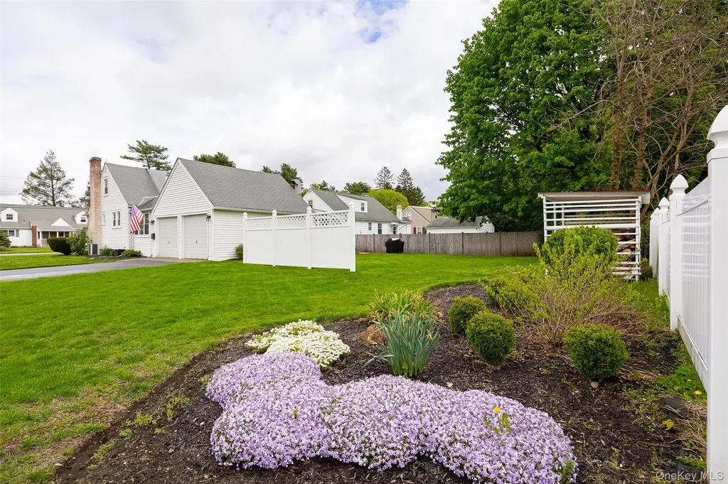 26 Crumwold Place Hyde Park NY 12538