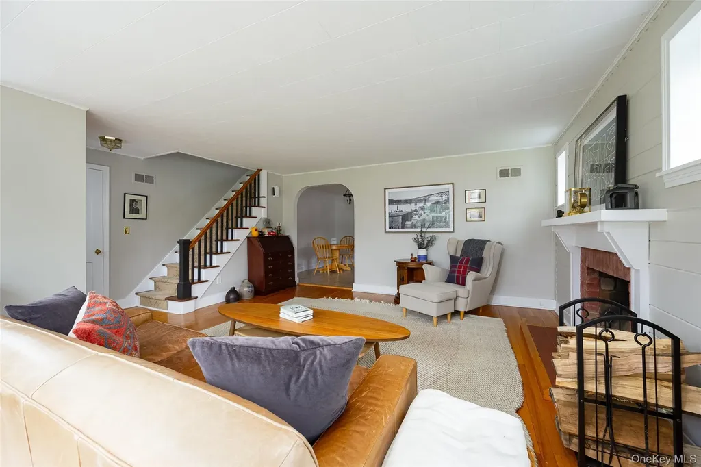26 Crumwold Place Hyde Park NY 12538
