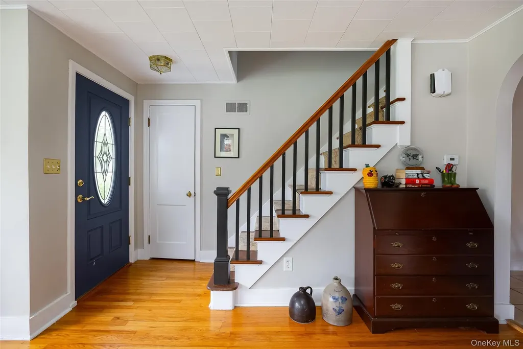 26 Crumwold Place Hyde Park NY 12538