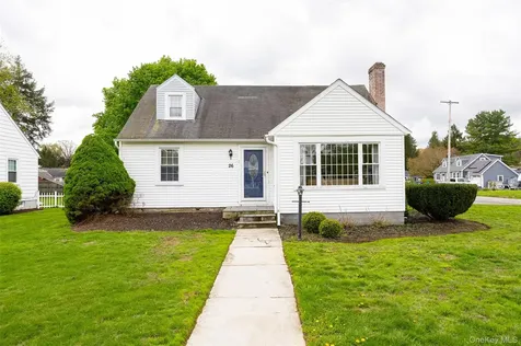 26 Crumwold Place Hyde Park NY 12538