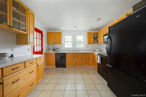 26 Crumwold Place Hyde Park NY 12538
