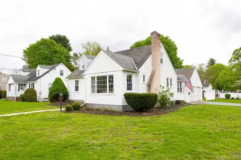 26 Crumwold Place Hyde Park NY 12538