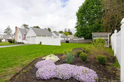26 Crumwold Place Hyde Park NY 12538