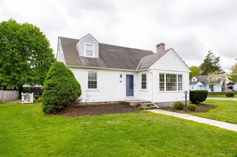 26 Crumwold Place Hyde Park NY 12538