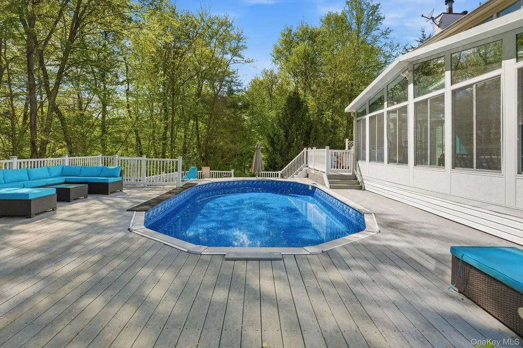28 Sassinoro Drive Putnam Valley NY 10579