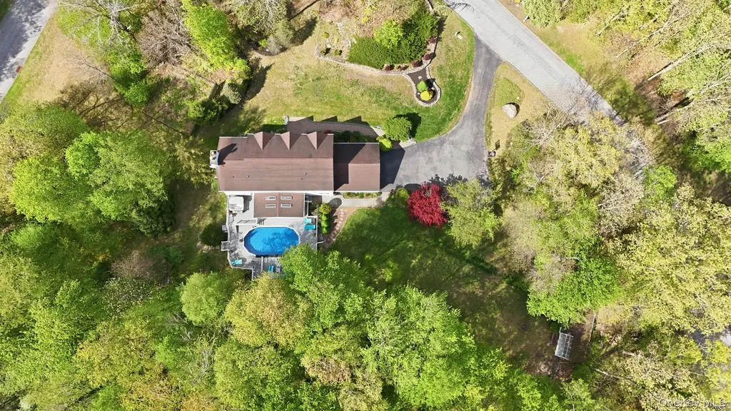 28 Sassinoro Drive Putnam Valley NY 10579