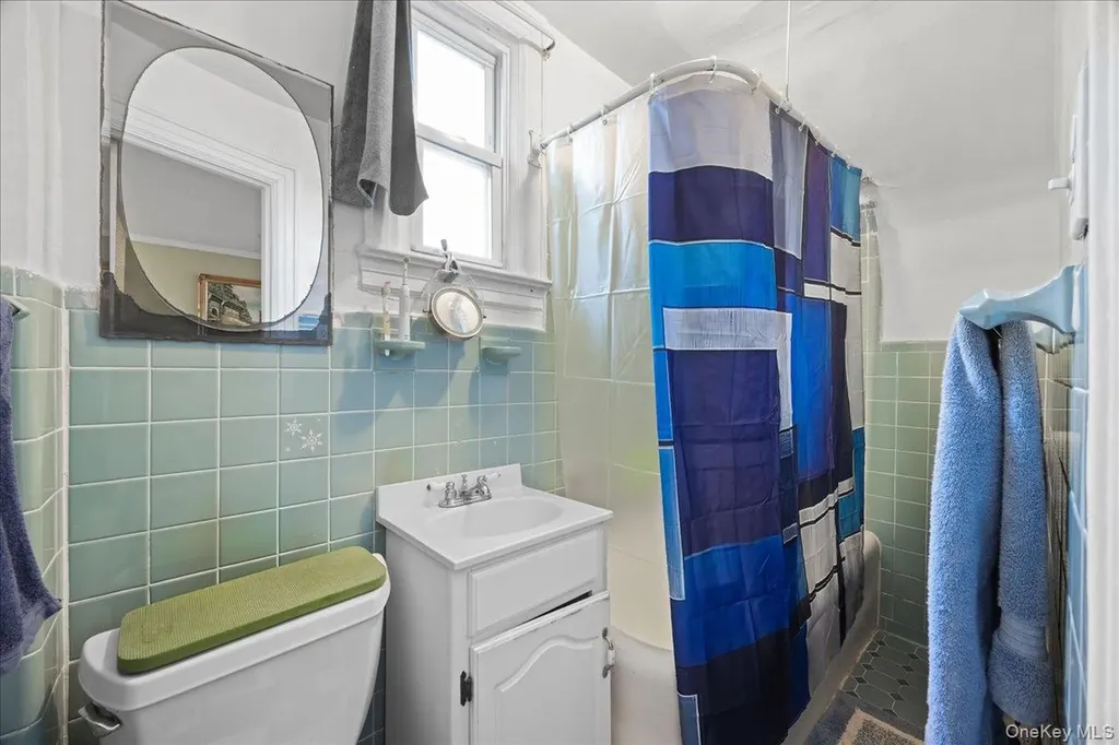 3181 Waterbury Avenue Bronx NY 10465