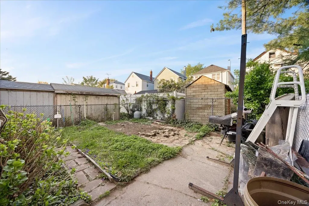 3181 Waterbury Avenue Bronx NY 10465