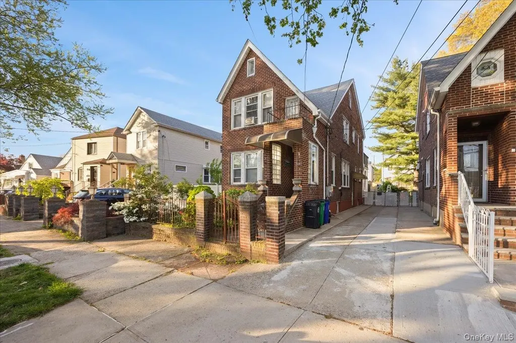3181 Waterbury Avenue Bronx NY 10465