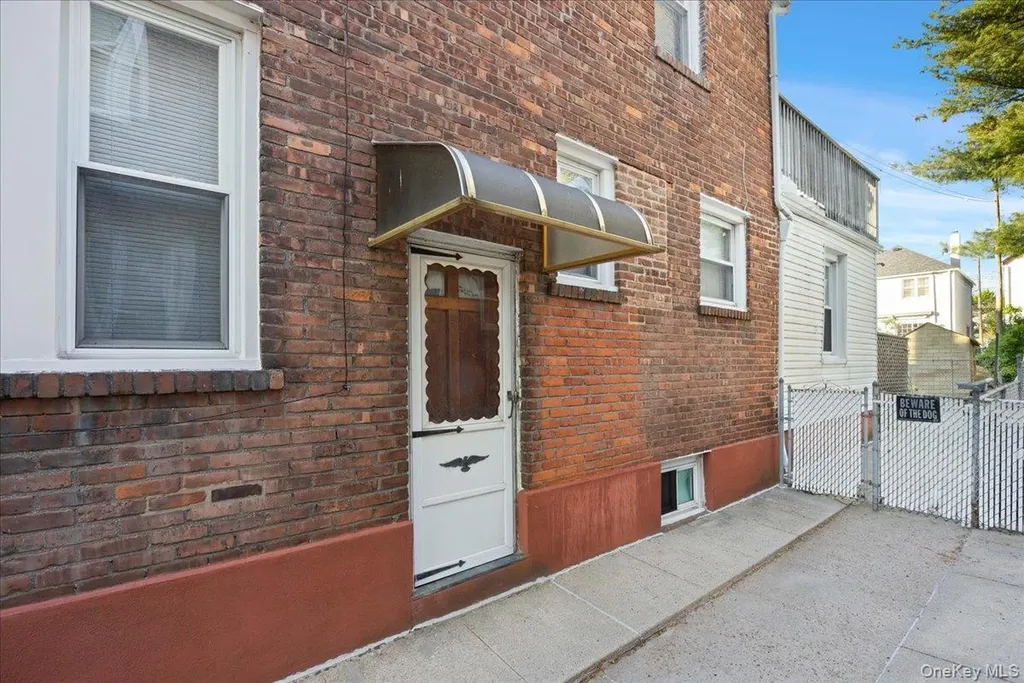 3181 Waterbury Avenue Bronx NY 10465