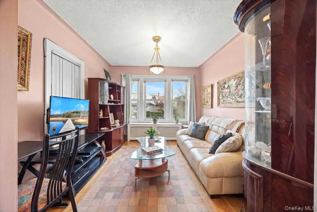 3181 Waterbury Avenue Bronx NY 10465
