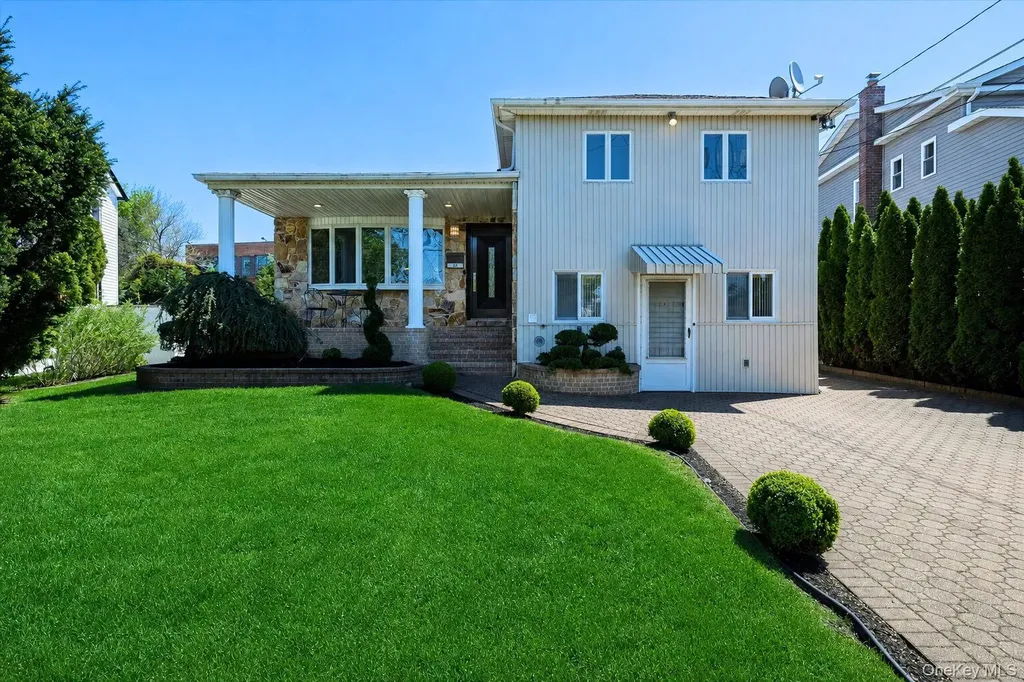 21 Soloff Boulevard Inwood NY 11096