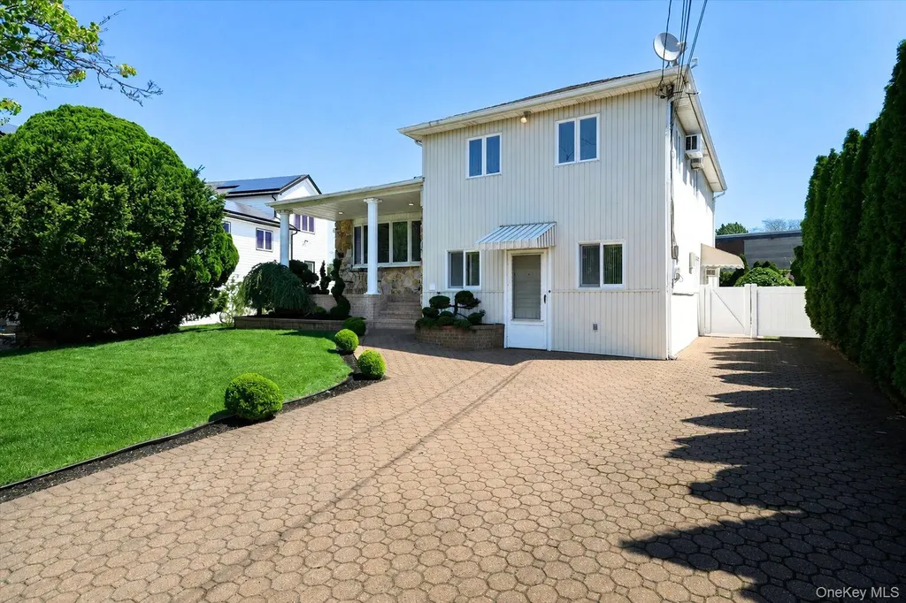 21 Soloff Boulevard Inwood NY 11096