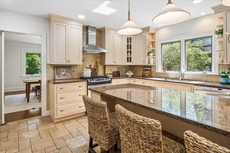 62 Broadfield Road New Rochelle NY 10804