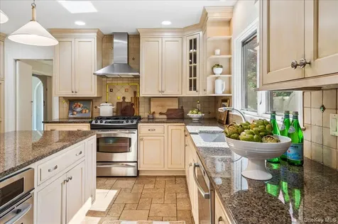 62 Broadfield Road New Rochelle NY 10804