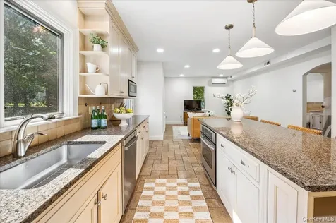62 Broadfield Road New Rochelle NY 10804