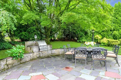 62 Broadfield Road New Rochelle NY 10804