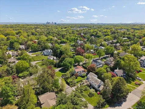 62 Broadfield Road New Rochelle NY 10804