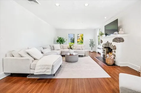 62 Broadfield Road New Rochelle NY 10804