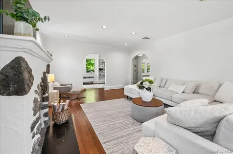 62 Broadfield Road New Rochelle NY 10804