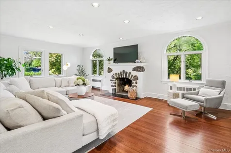 62 Broadfield Road New Rochelle NY 10804