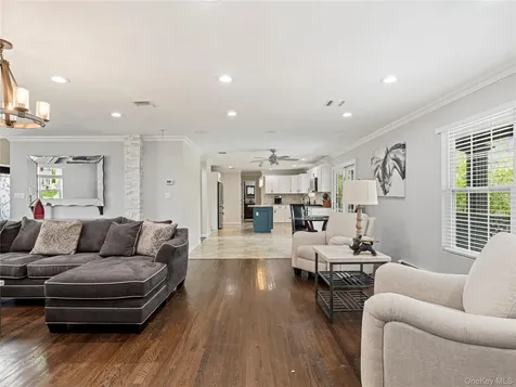 250 N 5th Street Lindenhurst NY 11757