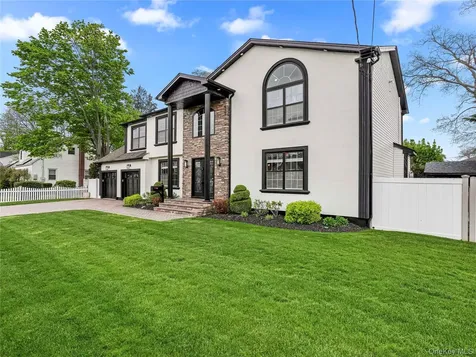 250 N 5th Street Lindenhurst NY 11757
