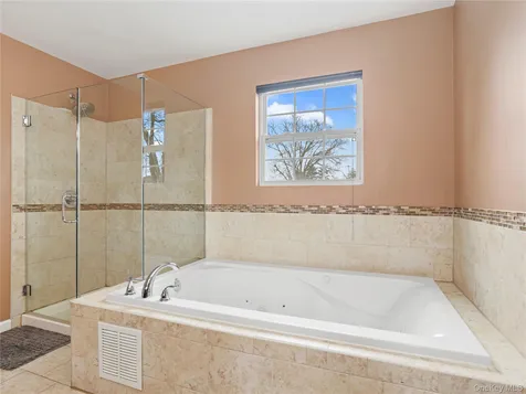 250 N 5th Street Lindenhurst NY 11757