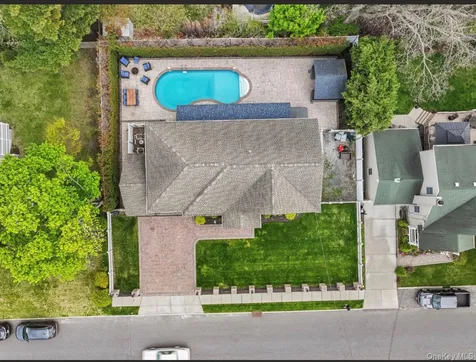 250 N 5th Street Lindenhurst NY 11757