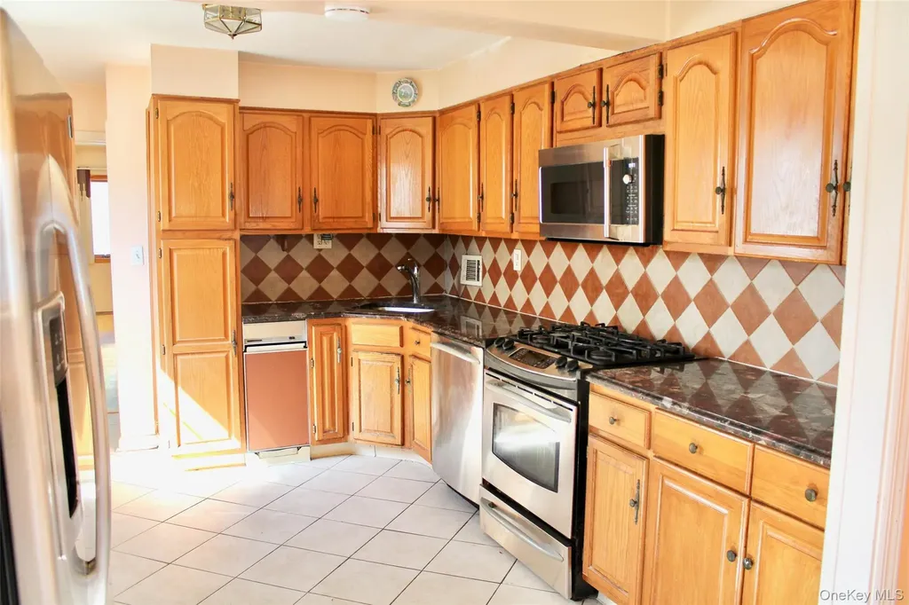 16324 20th Avenue Whitestone NY 11357