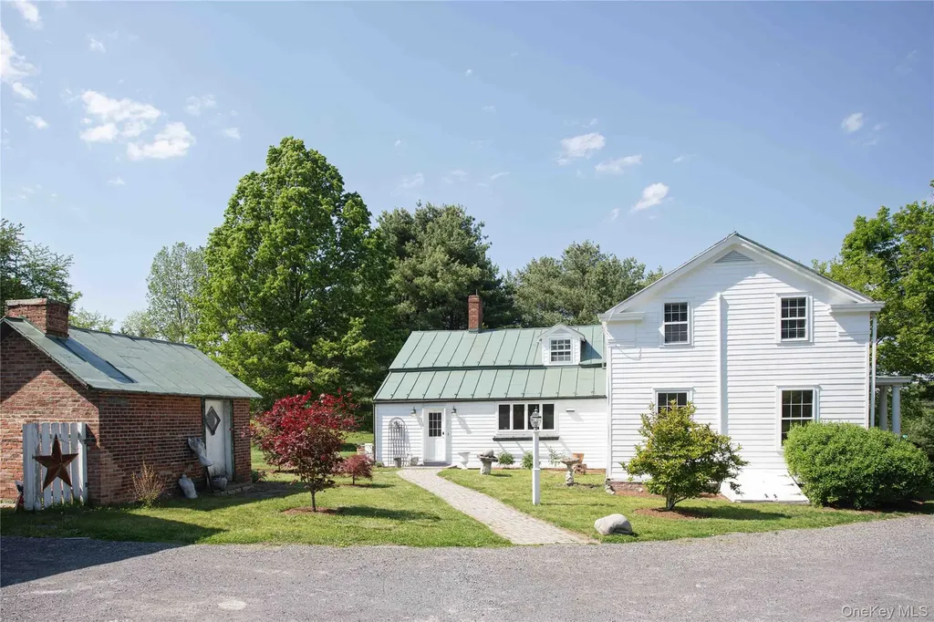 210 Middle Road Hudson NY 12534