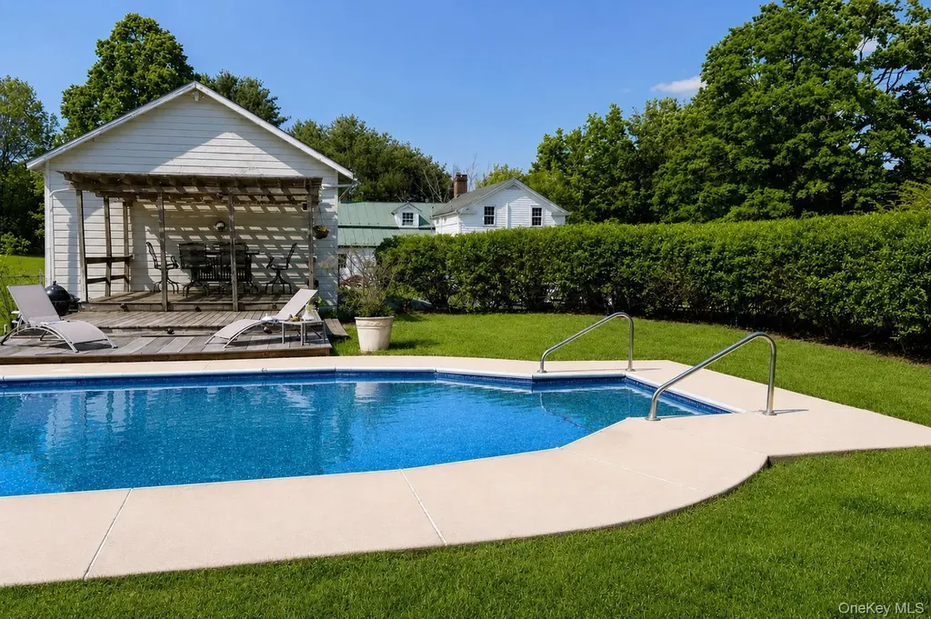 210 Middle Road Hudson NY 12534