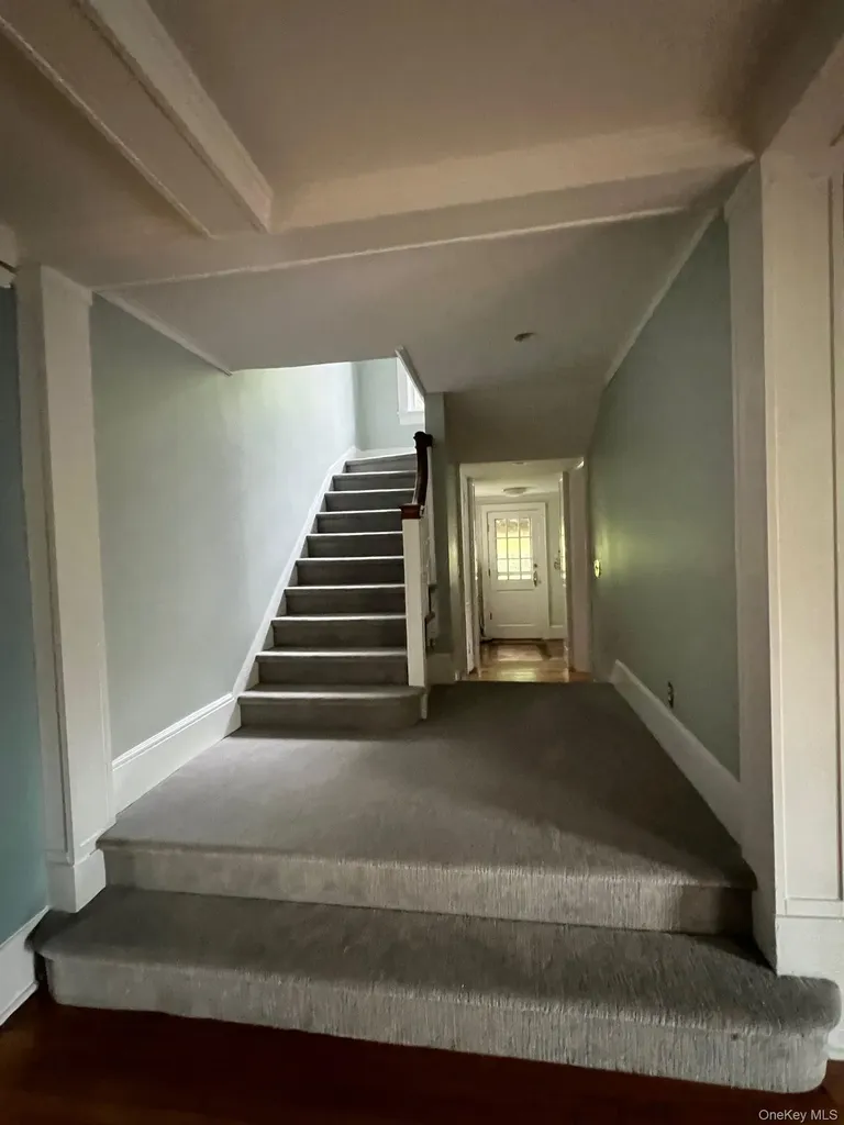 246 Beechmont Drive New Rochelle NY 10804