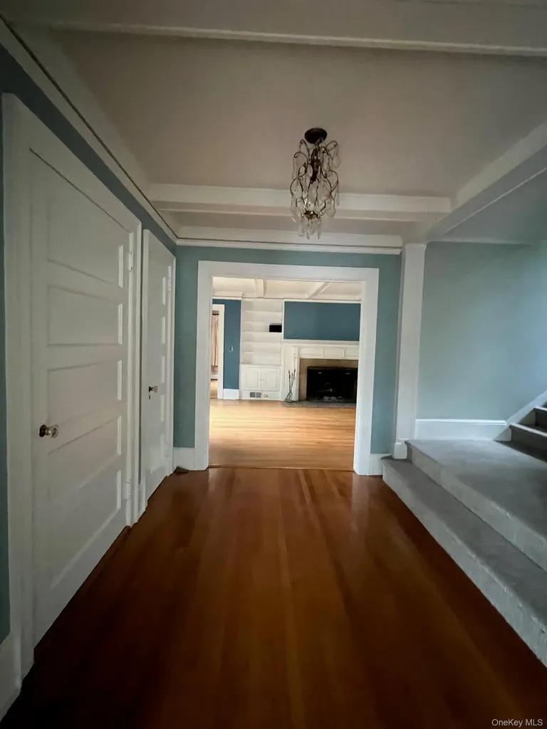 246 Beechmont Drive New Rochelle NY 10804