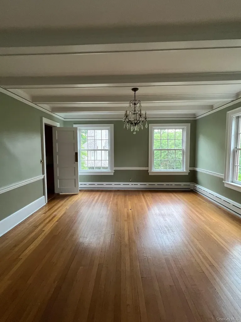 246 Beechmont Drive New Rochelle NY 10804