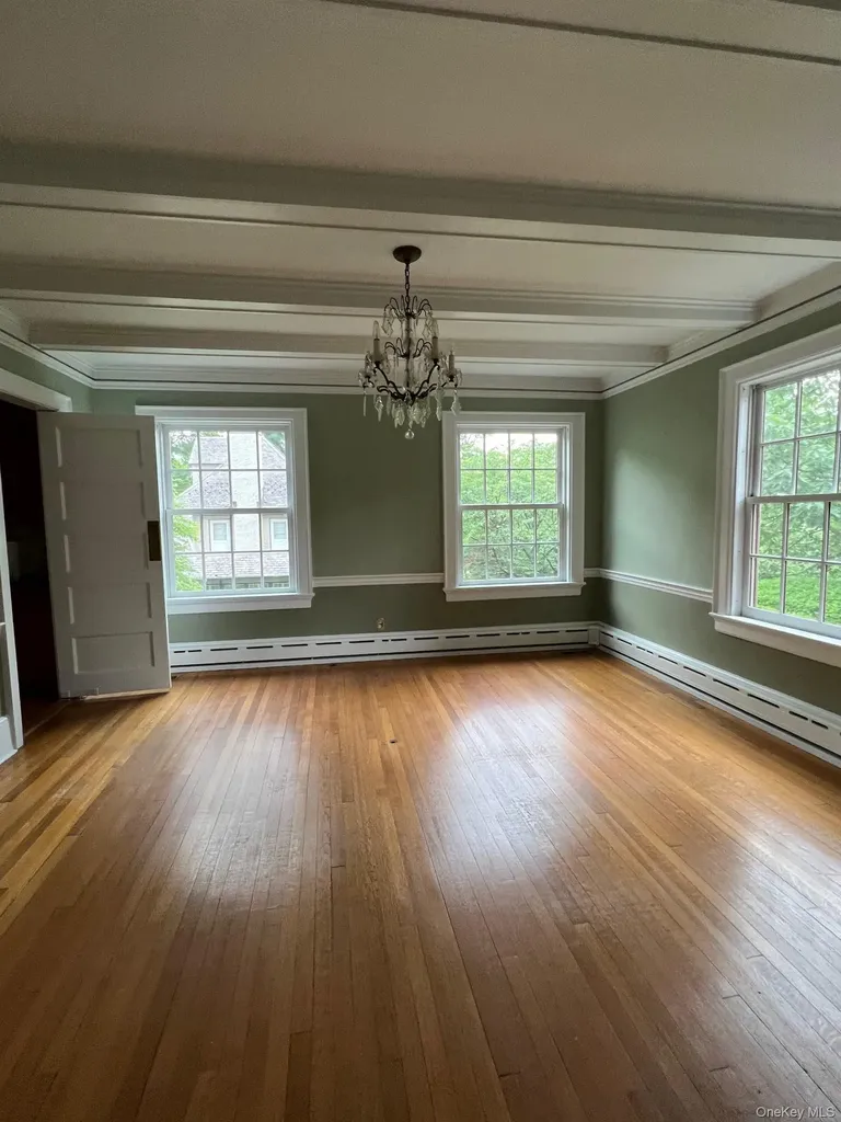 246 Beechmont Drive New Rochelle NY 10804