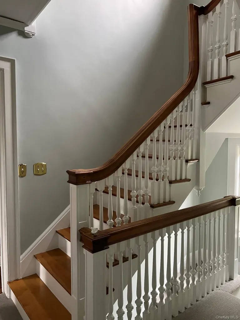 246 Beechmont Drive New Rochelle NY 10804