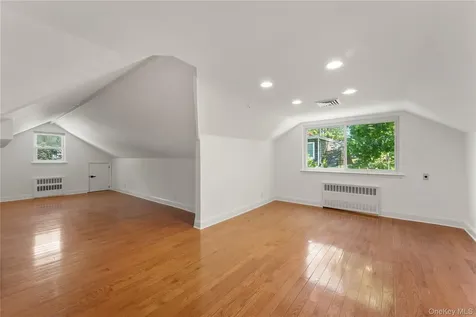 128 Moorland Drive Scarsdale NY 10583