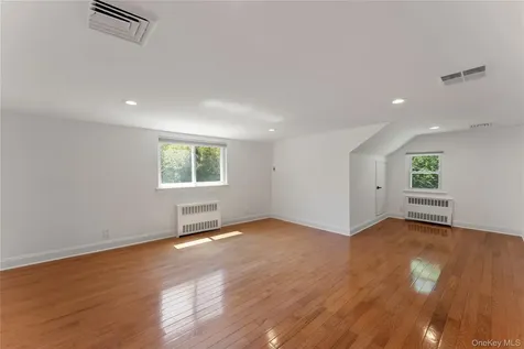 128 Moorland Drive Scarsdale NY 10583