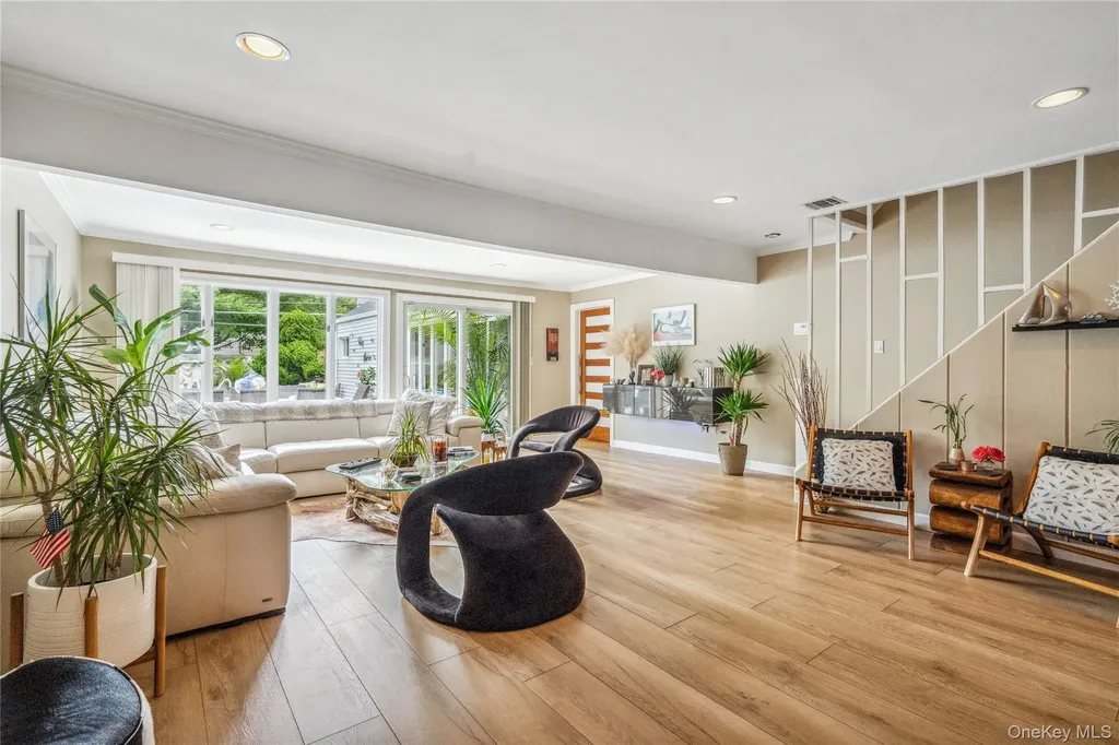 55 Duckpond Drive N Wantagh NY 11793