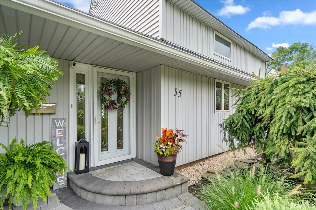 55 Duckpond Drive N Wantagh NY 11793