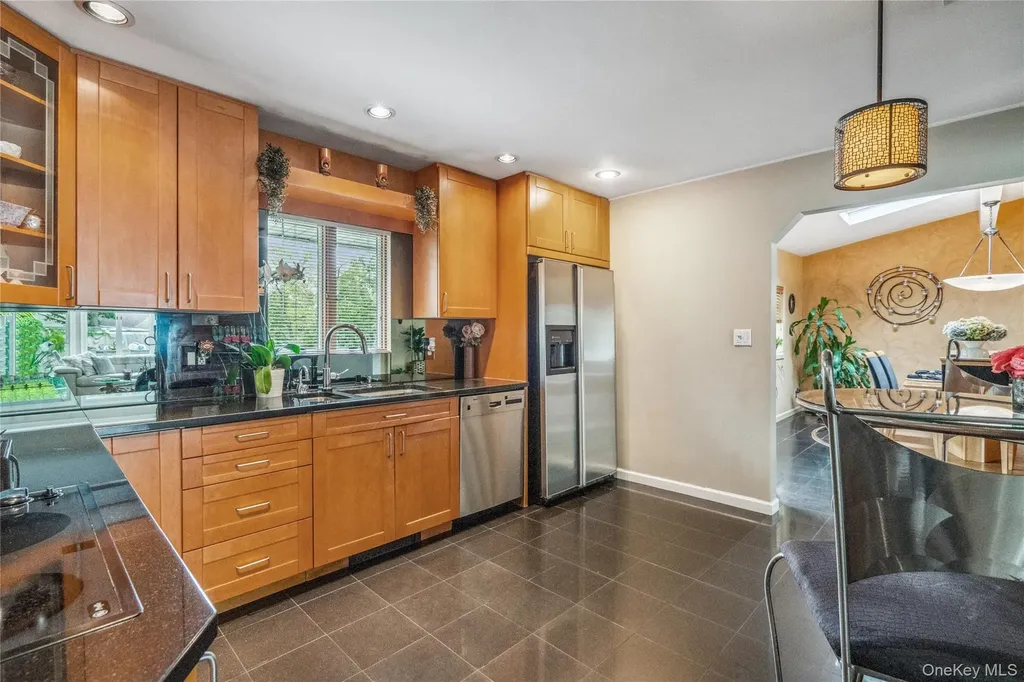 55 Duckpond Drive N Wantagh NY 11793
