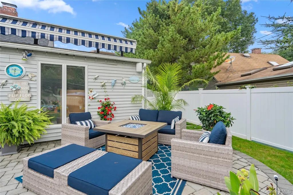 55 Duckpond Drive N Wantagh NY 11793