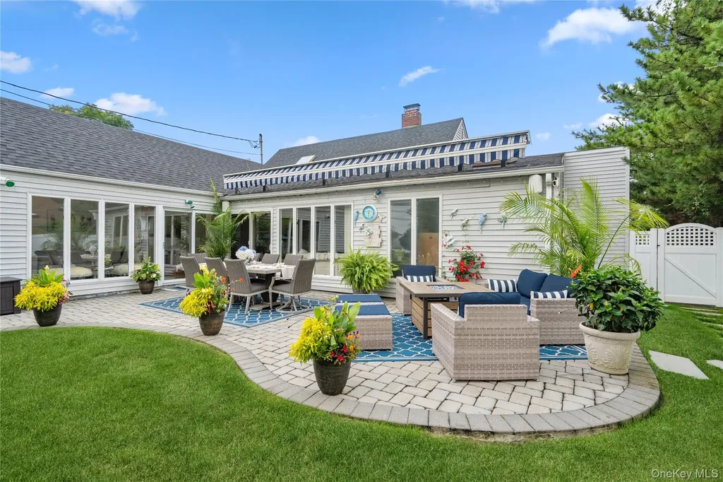 55 Duckpond Drive N Wantagh NY 11793
