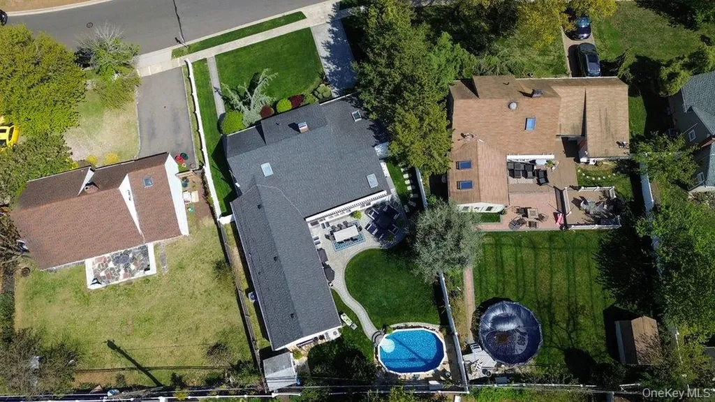 55 Duckpond Drive N Wantagh NY 11793